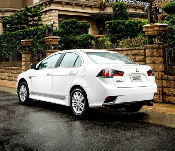 Правовое решение вопросов о том, как опротестовать штраф за неправильную парковку (в том числе: как опротестовать штраф за неправильную парковку на газоне) и где опротестовать штраф за неправильную парковку.