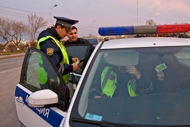 Основания для остановки автомобиля инспектором ГИБДД