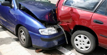 В этой статье подробно описана структура соглашения о добровольном возмещении ущерба при ДТП, а также его предназначение и нюансы, которые могут возникнуть в процессе составления и подписания.